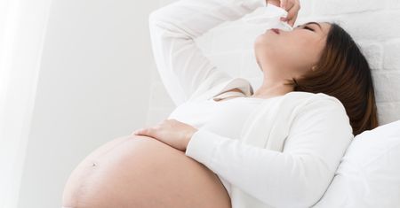 Krew z nosa w ciąży – najczęstsze przyczyny i leczenie