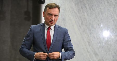 Ciemne chmury nad Ziobrą. Ważna decyzja komisji
