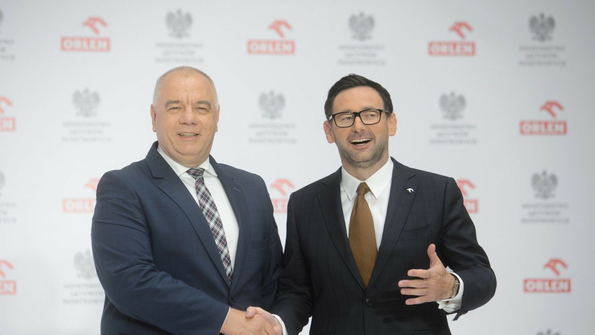 Konferencja PKN Orlen S.A.
14.07.2020 Warszawa  Konferencja PKN Orlen S.A. n/z Jacek Sasin Daniel Obajtek fot. Zbyszek Kaczmarek/REPORTER
Zbyszek Kaczmarek/REPORTER