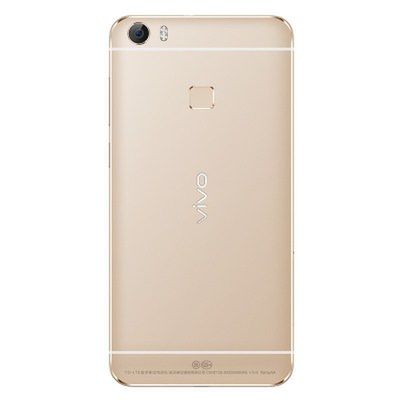 Vivo Xplay5 oficjalnie. Ma zagięty ekran i 6 GB RAM-u! 3
