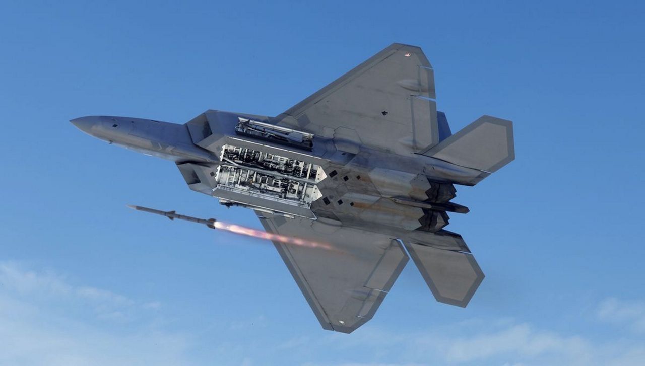 Poland secures latest AMRAAM missiles amid strategic upgrade