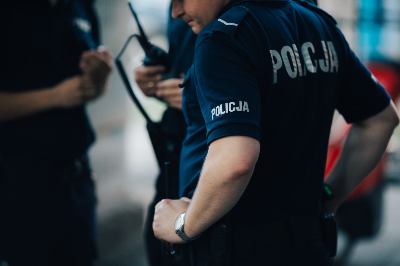Mazowsze: obława za poszukiwanym listem gończym. Ranni policjanci