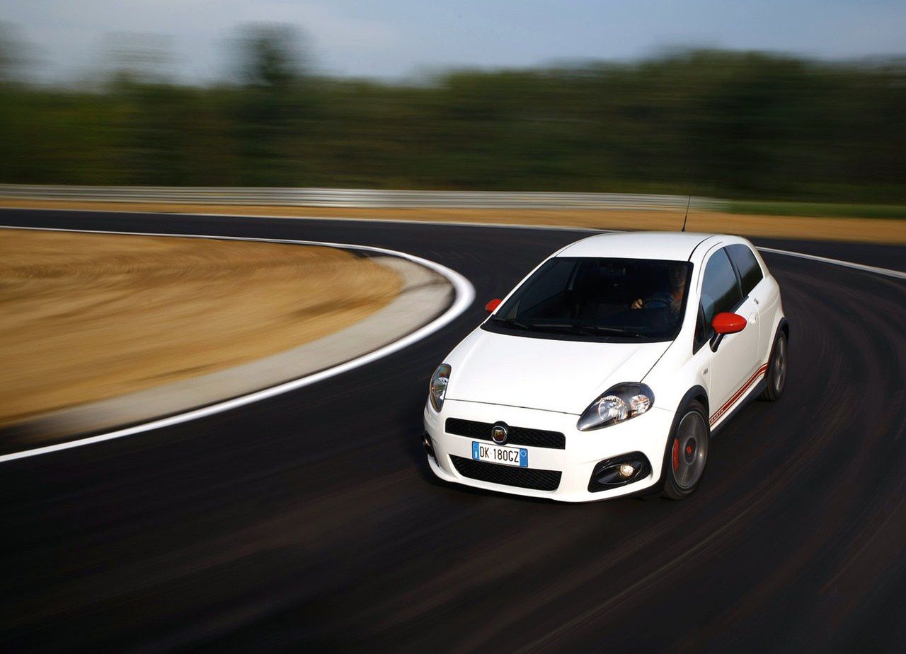 Hot hatch, czyli małe jest piękne i szybkie [galeria] 8