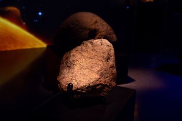 Meteoryty Murchison i Aguas Zarcas pod lupą. Odkryto tysiące związków organicznych
