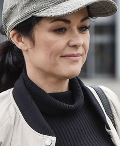 Kasia Cichopek odsłoniła nogi w drodze na "śledzika". Fani nie są zachwyceni