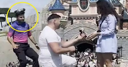 Nagranie z Francji obiegło pół świata. Chciał się oświadczyć, nie zdążył