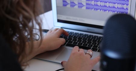 Jak nagrywać dźwięk z komputera? Udostępnianie dźwięku podczas konwersacji