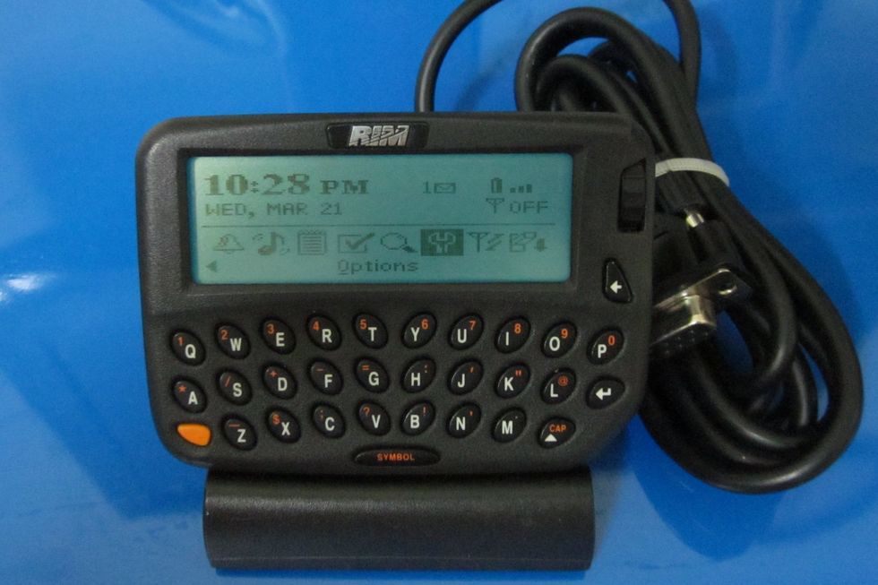 8 cudów techniki z lat 90. Napęd ZIP, robot AIBO i pager BlackBerry. Pamiętasz je? 11