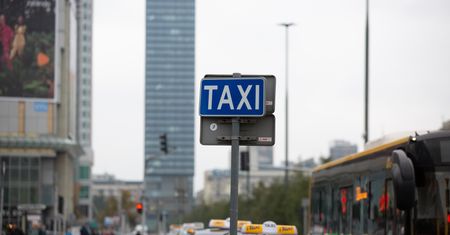 Kto nas wozi taksówkami? Zaskakujące wyniki badań