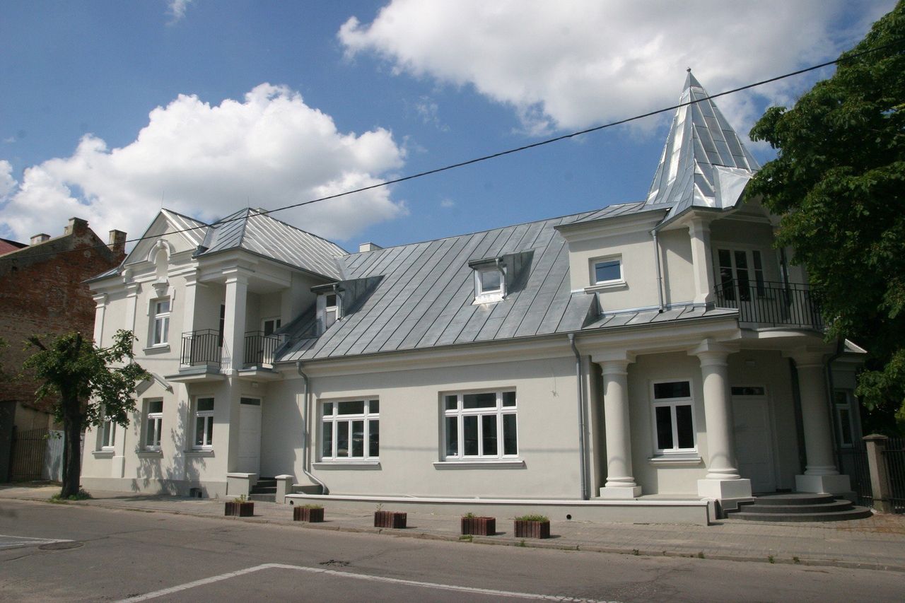 Ostrów Mazowiecka: Miejska Biblioteka Publiczna zaprasza do wspólnego malowania muralu