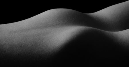 Niewidomy fotograf tworzy piękne krajobrazy z kobiecych ciał