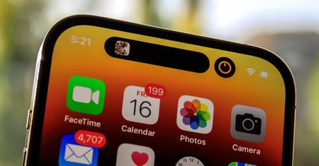Apple'owi marzą się nowe ekrany w iPhone'ach 15. Dwóch z trzech dostawców poległo