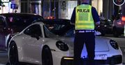 Warszawa. Wstrząsający wypadek na Marszałkowskiej. Sportowe porsche śmiertelnie potrąciło pieszego