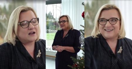 Beata Kempa "nie boi się hejtu" i śpiewa "Lulajże Jezuniu" przy choince