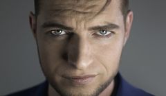 Krystian Dulnik i Loretta Geerts w zespole studia postprodukcyjnego Delapost