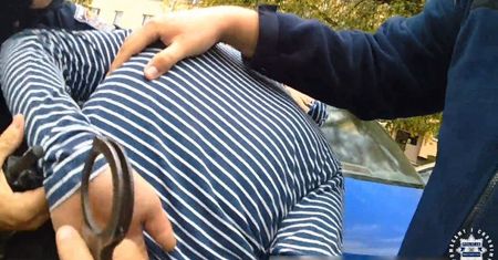 Uciekał przed policją. "Ej, ej, dawaj". Akcja na osiedlu w Kielcach