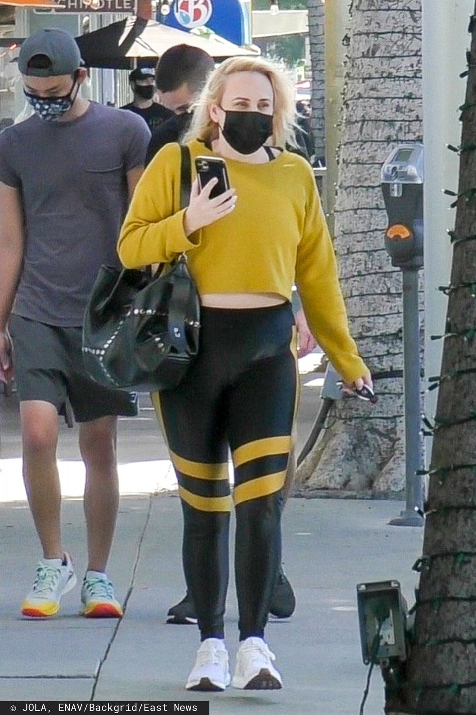 Rebel Wilson spaceruje po Beverly Hills