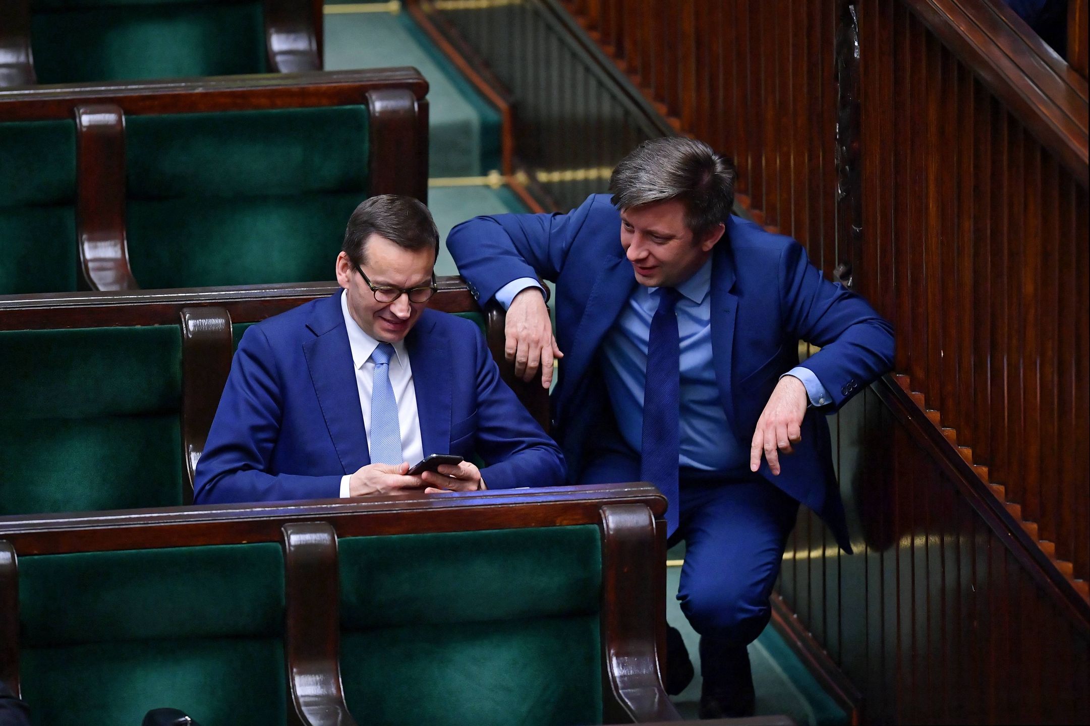 Premier Mateusz Morawiecki i szef KPRM Michał Dworczyk