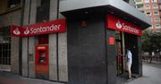 Masowe wypłaty z kont Santandera. "Tata nie udostępniał karty"