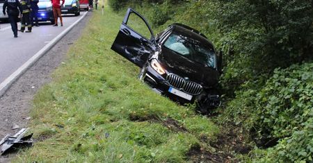 Zderzenie bmw z dwoma tirami. Kierowca był odurzony narkotykami