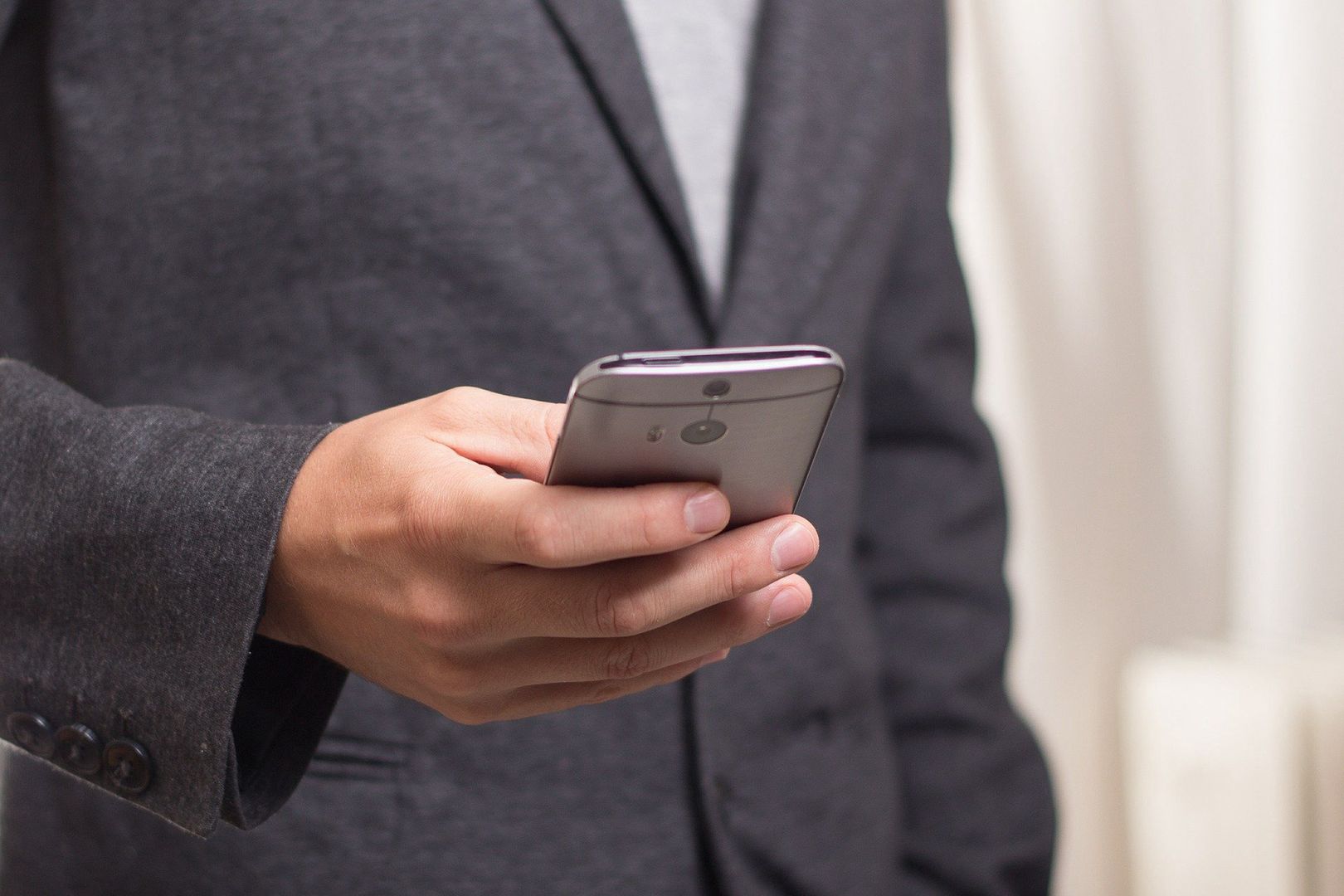 Uważaj na "dziwne" SMS-y