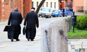 Emerytury księży i zakonnic. Takie świadczenia otrzymują duchowni