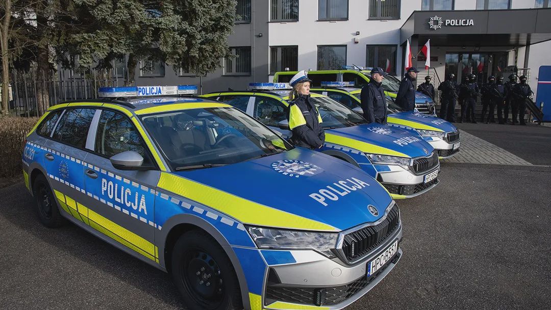 Pojazdy przekazane funkcjonariuszom Komendy Miejskiej Policji 