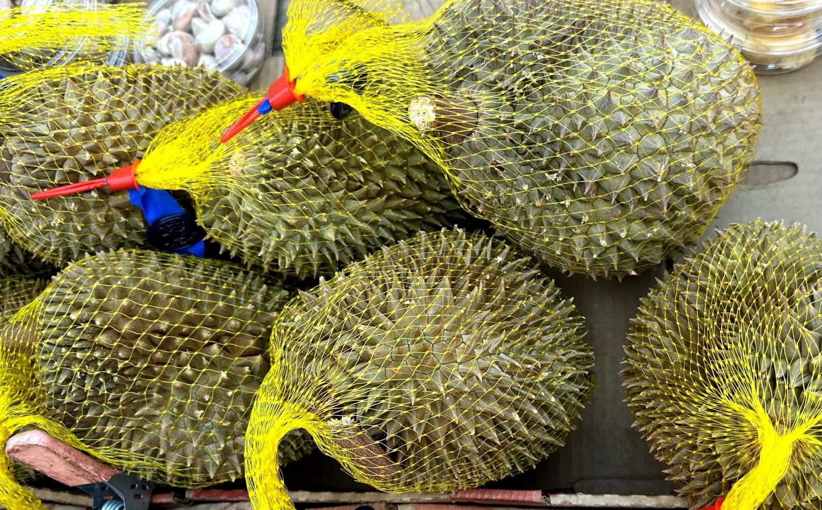 Durian jest symbolem luksusu i uważany jest za afrodyzjak.