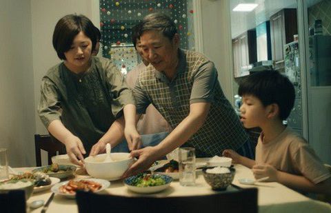 Coca-Cola w pierwszej reklamie od czasu pandemii zachęca do posiłków (wideo)