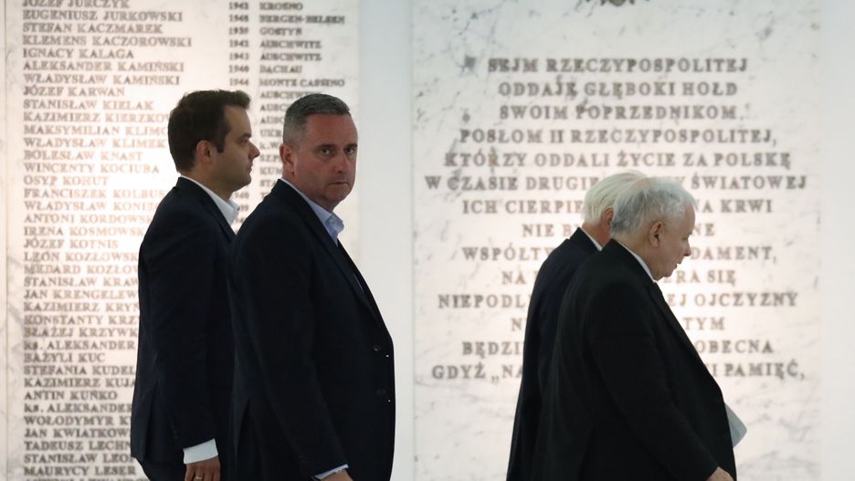 Jarosław Kaczyński i Rafał Bochenek w Sejmie