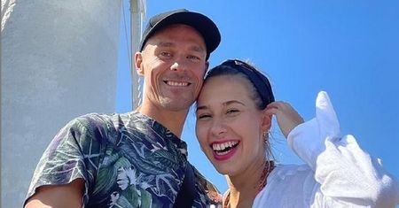 Piotr Żyła pochwalił się dyplomem! A obok niego piękna partnerka