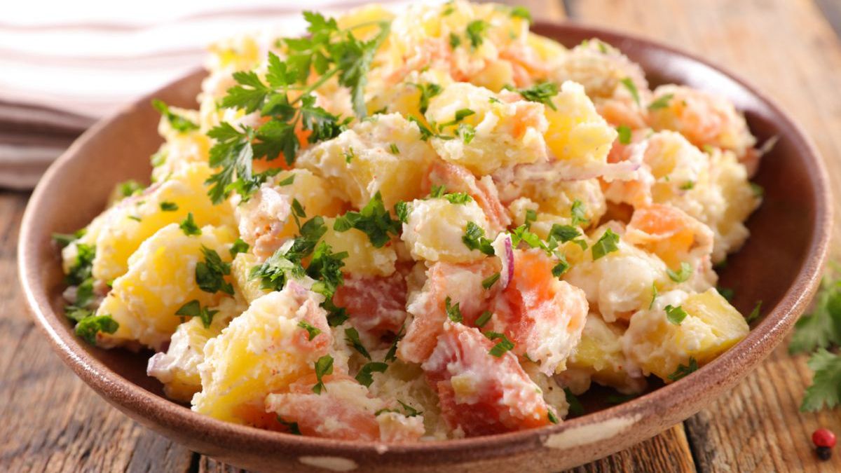 Sałatka z brzuszkami łososia - Pyszności