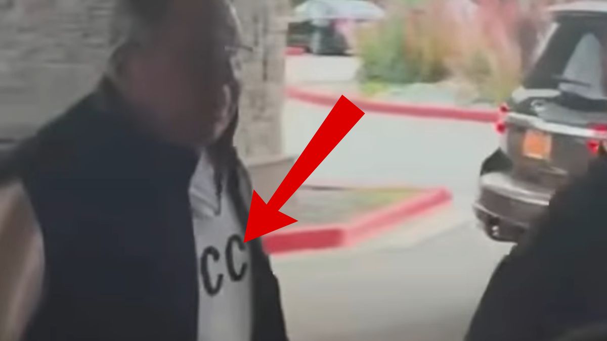 Ławrow w bluzie z napisem ZSRR.