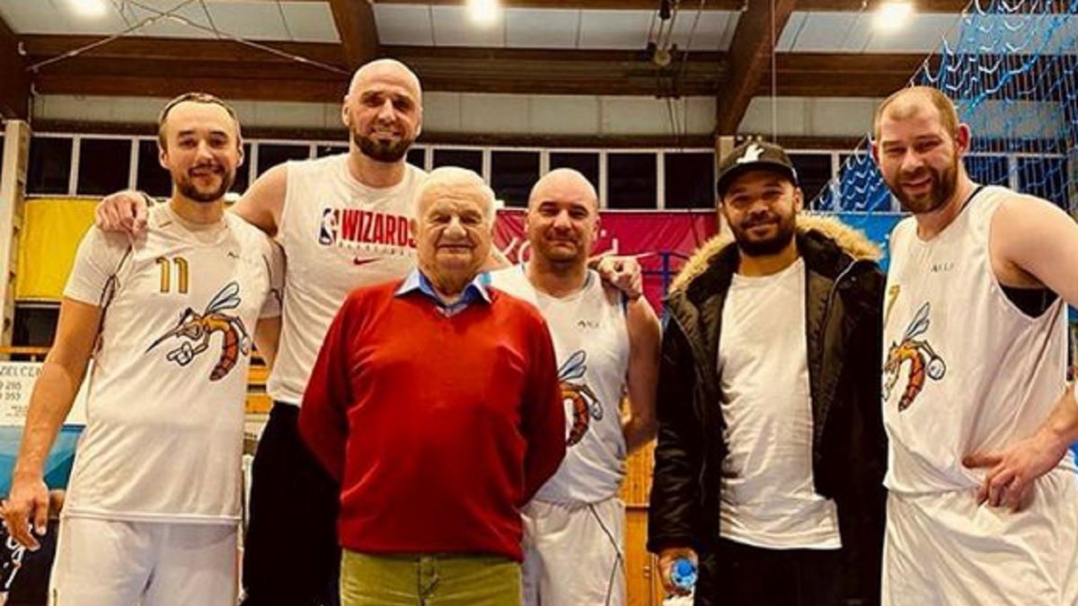 Na zdjęciu: Marcin Gortat z byłym trenerem