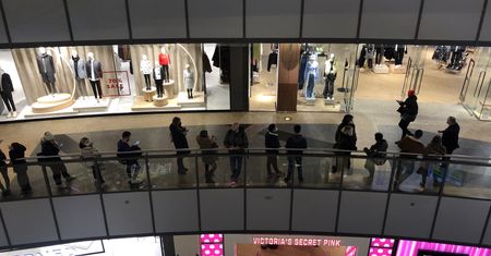 Sprawdziliśmy na własne oczy. Olbrzymie kolejki w galeriach