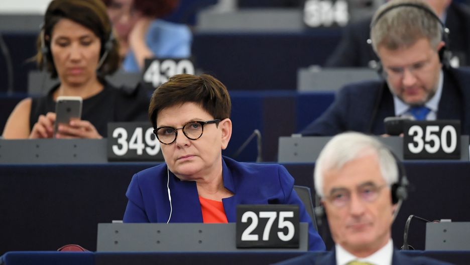 Beata Szyd�o
Strasburg, Francja, 03.07.2019. Eurodeputowana Beata Szyd�o (2L) w Parlamencie Europejskim w Strasburgu, 3 bm. (aldg) PAP/Radek Pietruszka
Radek Pietruszka
Beata Szyd�o, eurodeputowani, eurodeputowany, europarlamentarzysta, europose�, europos�owie, parlament, Parlament Europejski, pierwsza, plenarna, polityk, polityk polityka, polityka, pos�owie, sesja