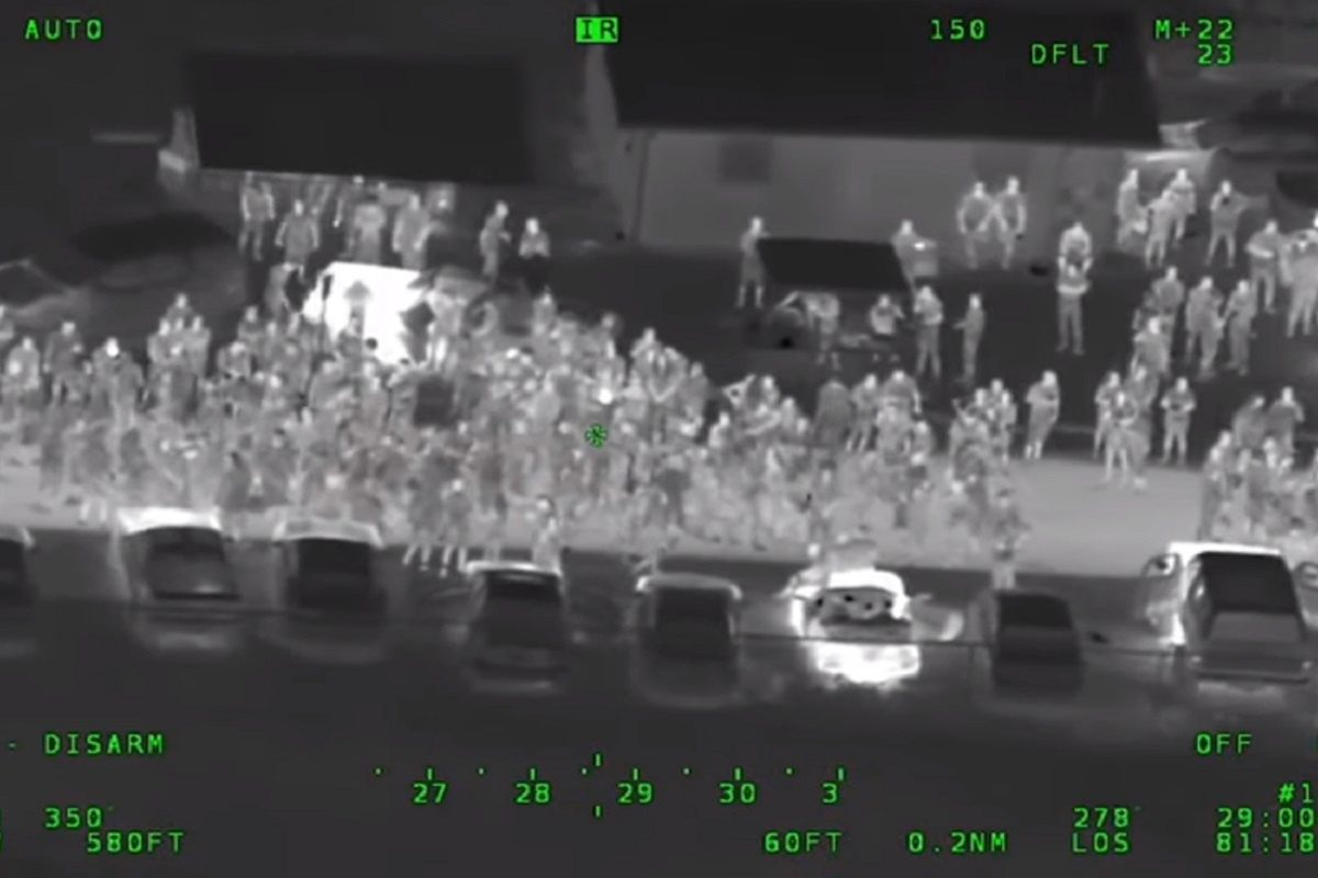 Impreza na Florydzie zakończyła się interwencją policji. Tłum zrobił się agresywny. 