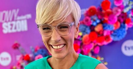 RZADKI WIDOK: Uśmiechnięta od ucha do ucha Anita Werner bawi się na weselu z UKOCHANYM!