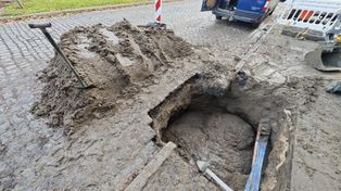 Toruń: Awaria magistrali wodociągowej. Kierowcy muszą zachować ostrożność