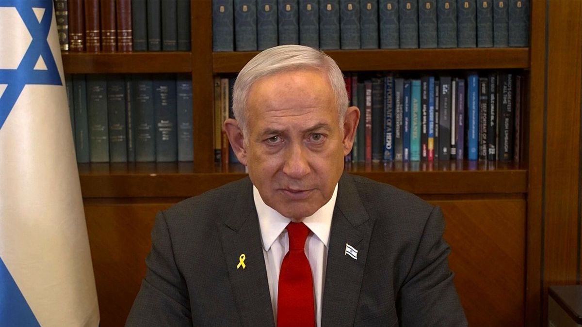 Rozejm pomi?dzy Hamasem i Izraelem
This image grab from handout video footage released by the Israeli Government Press Office (GPO) shows Prime Minister Benjamin Netanyahu giving a televised address in Jerusalem on January 18, 2025. The Israeli prime minister on January 18 said that Israel reserves the right to resume fighting in Gaza with US support, as he pledged to bring home all hostages held in the Palestinian territory. (Photo by GPO / AFP) / Israel OUT / XGTY / === RESTRICTED TO EDITORIAL USE - MANDATORY CREDIT "AFP PHOTO / Handout /GPO' - NO MARKETING NO ADVERTISING CAMPAIGNS - DISTRIBUTED AS A SERVICE TO CLIENTS ==
-