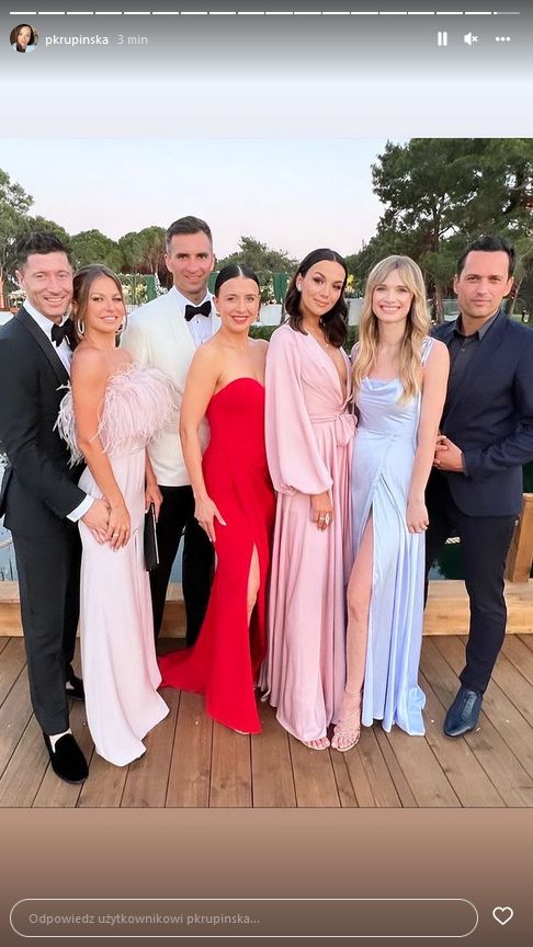 Anna i Robert Lewandowski, Milena Lewandowska-Miros i Paulina Krupińska bawią się na weselu tureckiego biznesmena