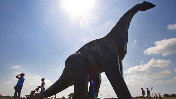 Dinozaur (prawie) jak żywy 1