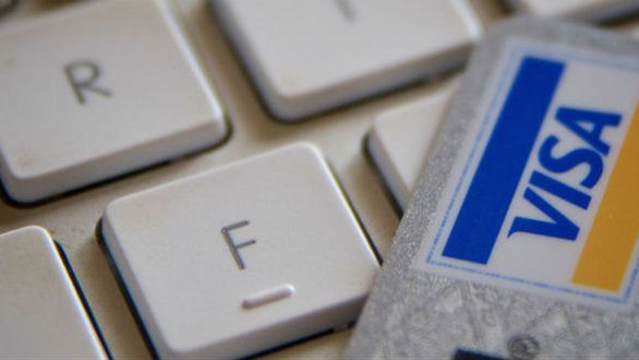 Co za głupota! Polacy wrzucają na Instagram zdjęcia dokumentów i kart płatniczych 1