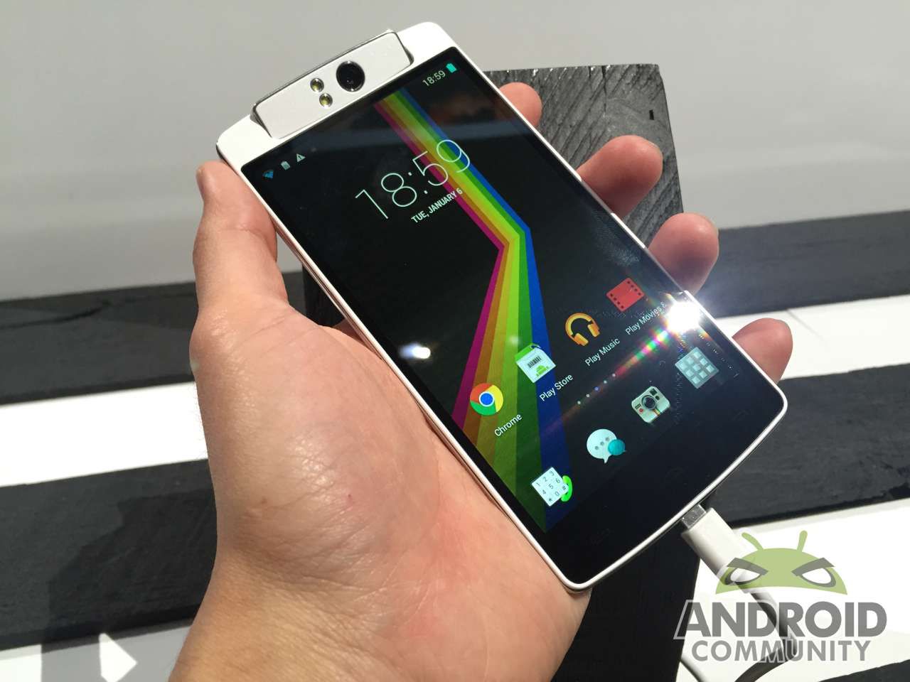 Smartfon do selfie i niedrogie tablety, czyli Polaroid na CES 2015 5
