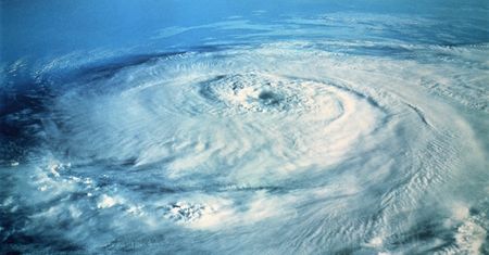 Skutki zmian klimatycznych dla Polski. "Znaczne ocieplenie, huragany, burze zimą"