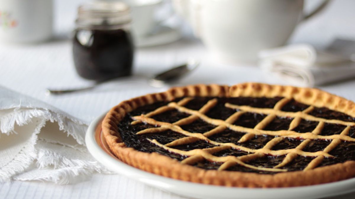 Ciasto z powidłami śliwkowymi i orzechami na pewno osłodzi nam jesienne słoty 