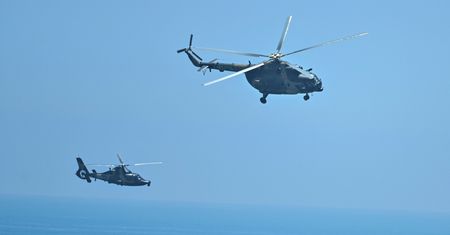 Chiny wysłały 60 maszyn wojskowych. "Wtargnęły"