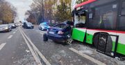 Lublin. Samochód zderzył się z autobusem miejskim. Dwie osoby ranne