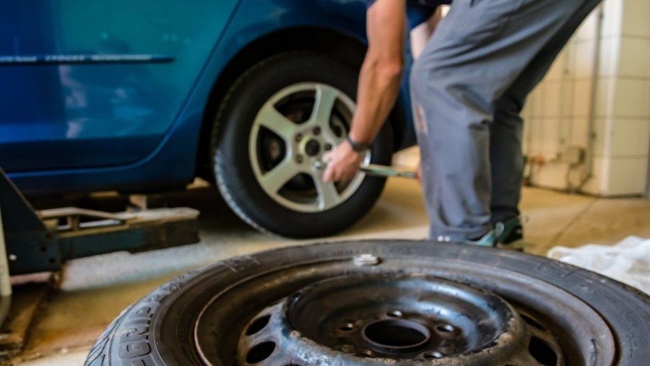 Podpowiadamy, które warsztaty w Oświęcimiu cieszą się zaufaniem kierowców w wymianie opon