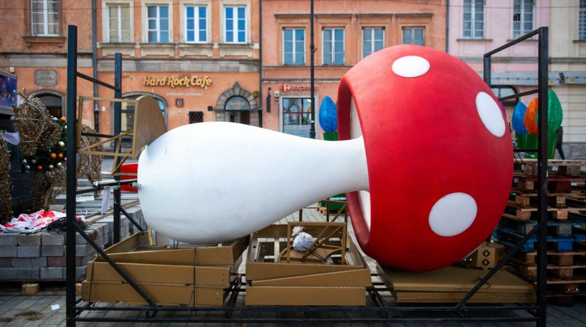 Warszawa: Ostatnie święta z iluminacją retro